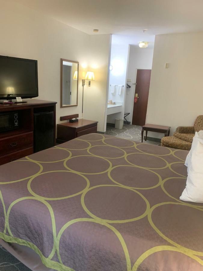 ซูเปอร์ 8 บาย วินด์แฮม ฮิลส์โบโร เท็กซัส Hotel ภายนอก รูปภาพ